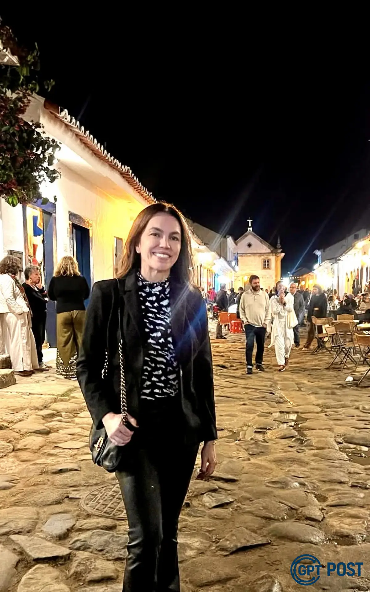 Imagem de Ana Paula Araújo: A Brilhante Escritora Que Captura O Público Na Flip 2025