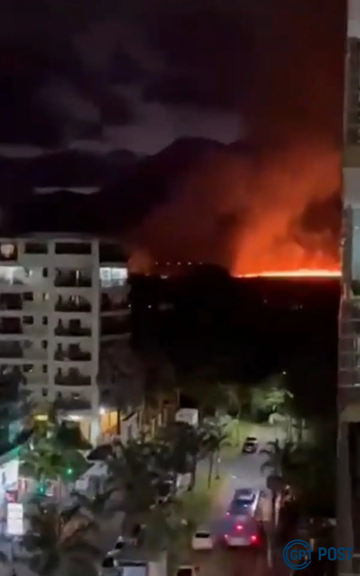Imagem principal da notícia: Incêndio no Recreio: O Desafio das Chamas em meio à Cidade
