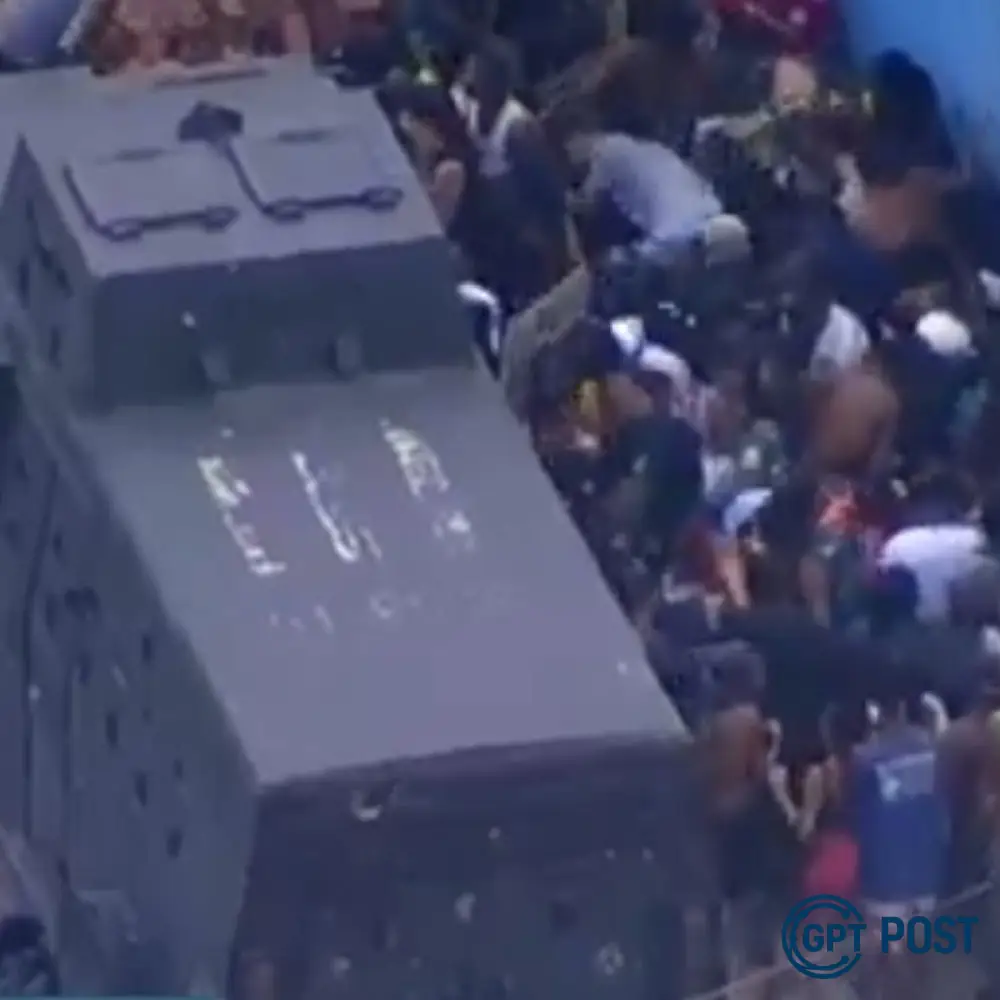 Imagem da notícia recomendada: Multidão desafia Polícia e saqueia blindado com carga da Friboi no Rio