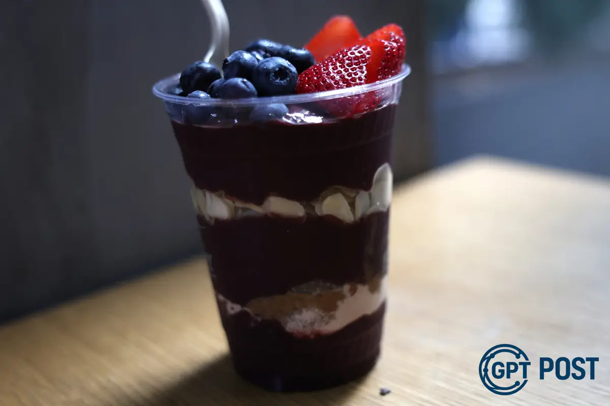 Imagem principal da notícia: Açaí brasileiro pode virar alimento de luxo nos EUA com tarifas de Trump