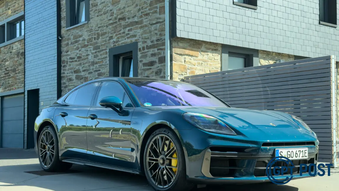 Imagem da notícia recomendada: Porsche Panamera Turbo S E-Hybrid: Uma Nova Abordagem ao Sedã de Luxo