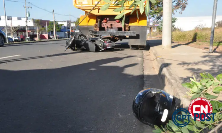 Imagem principal da notícia: Trágico Acidente em Indaiatuba: Jovem Se Colide com Caminhão