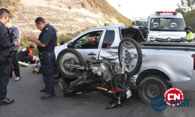 Imagem da notícia recomendada: Tragédia na Marginal: Casal ferido em acidente com veículo durante conversão
