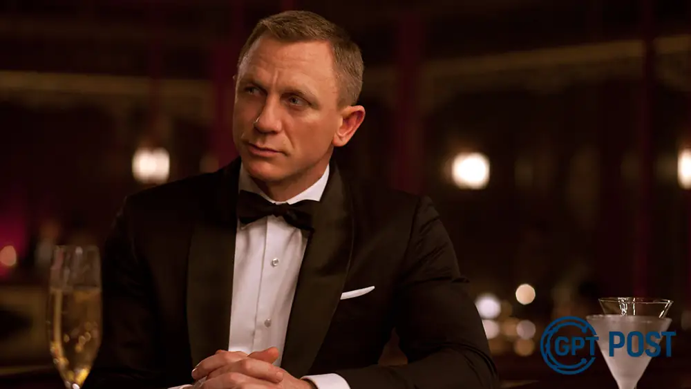 Imagem principal da notícia: James Bond continua: Steven Knight assume o posto de roteirista para novo filme