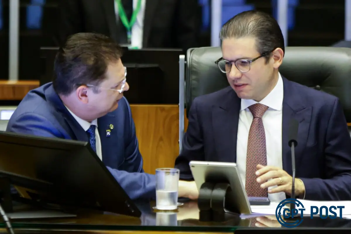 Imagem da notícia recomendada: PL fecha acordo secreto para votar anistia e fim do foro privilegiado