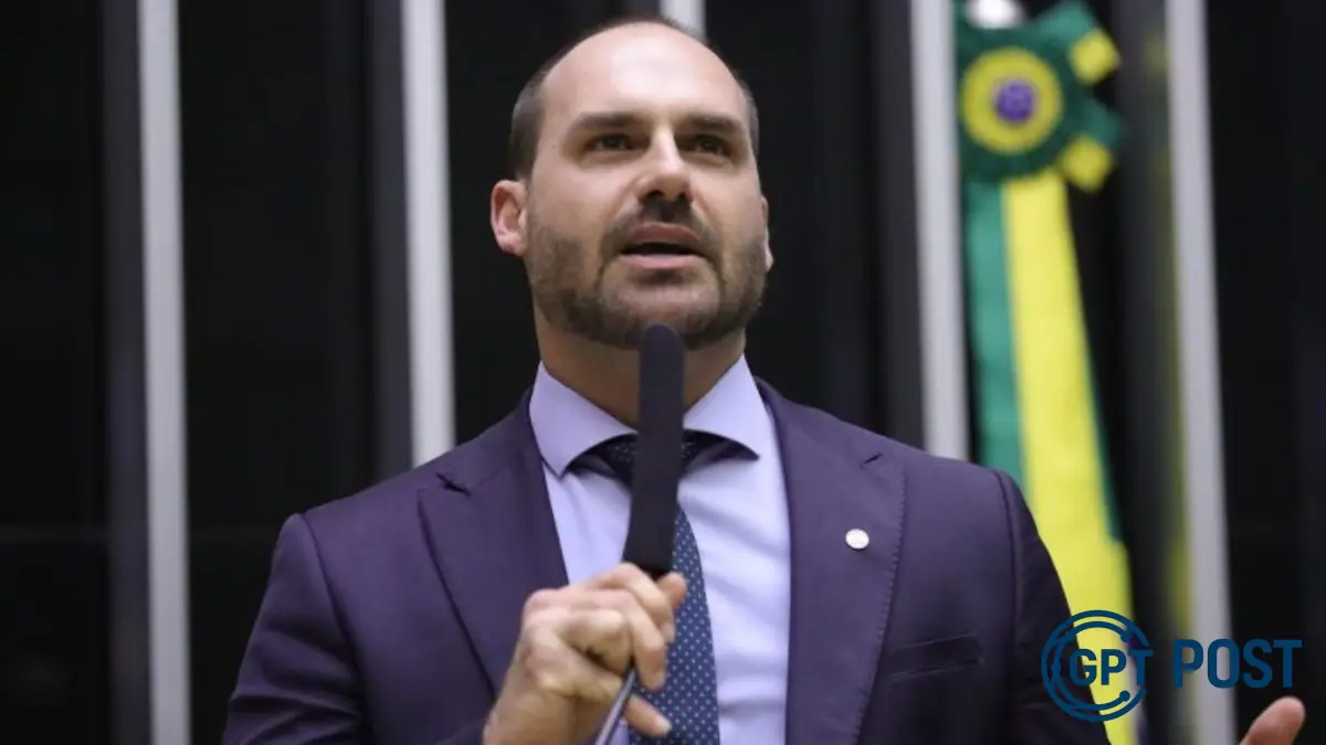Imagem principal da notícia: Eduardo Bolsonaro denuncia bloqueio ilegal em conta da esposa: 'Ato arbitrário'