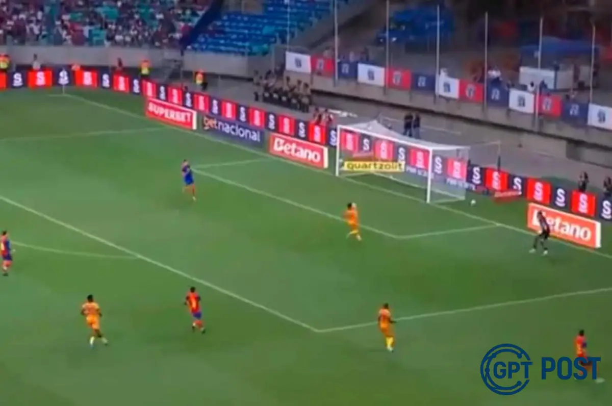Imagem de Gol Bizarro: Ronaldo é vítima de lance inédito na Copa do Brasil