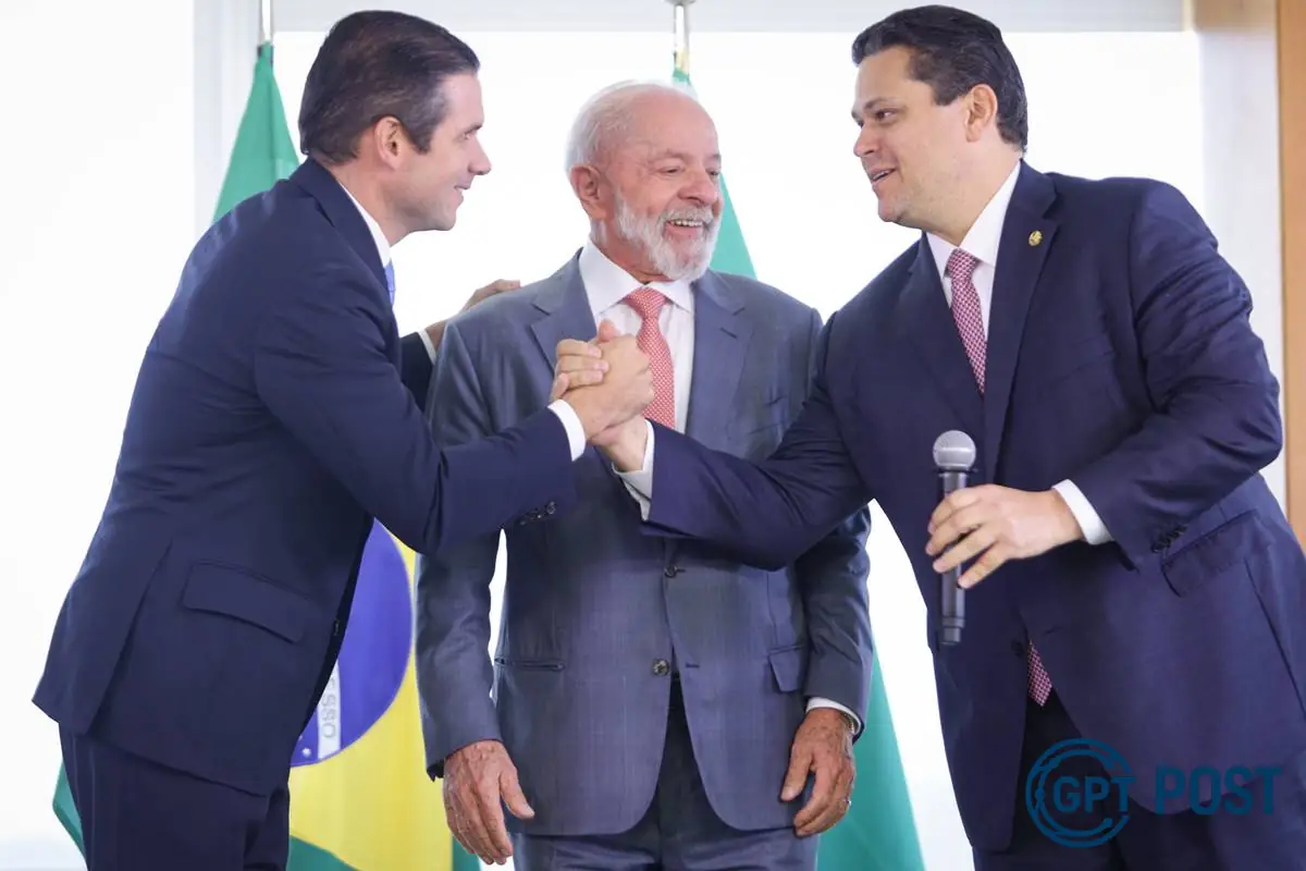 Imagem principal da notícia: Trump pode unir Motta e Alcolumbre ao lado de Lula