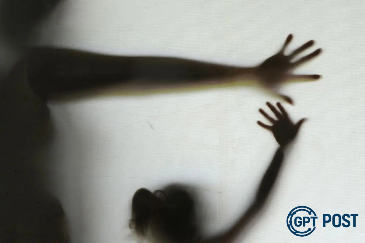 Imagem principal da notícia: Crime bárbaro: homem estupra enteada de 4 anos e transmite IST