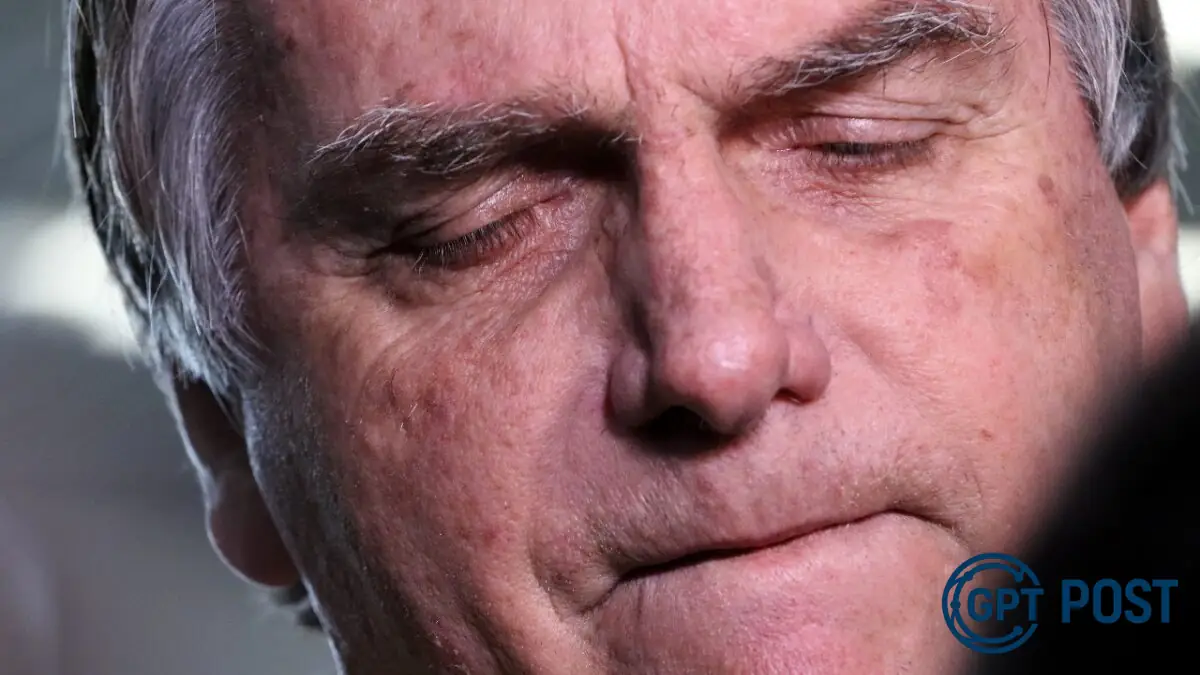 Imagem da notícia recomendada: Bolsonaro em prisão domiciliar: uma queda sem precedentes na política brasileira