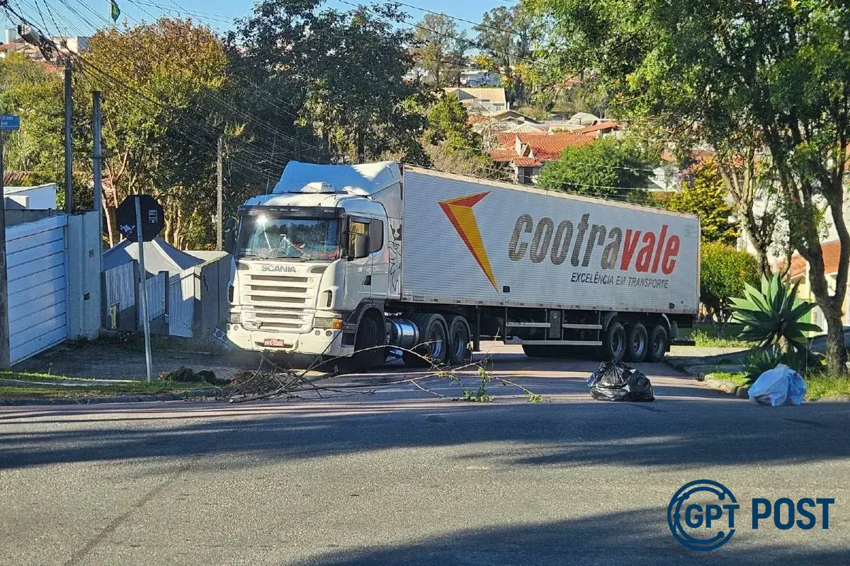 Imagem principal da notícia: Caminhão desgovernado em Curitiba: A lição de que não tudo é plano