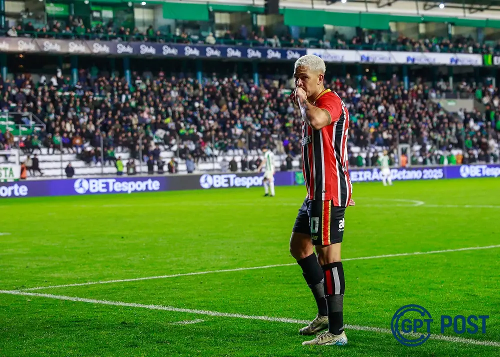 Imagem principal da notícia: São Paulo vence com golo solitário e escapa da zona de rebaixamento