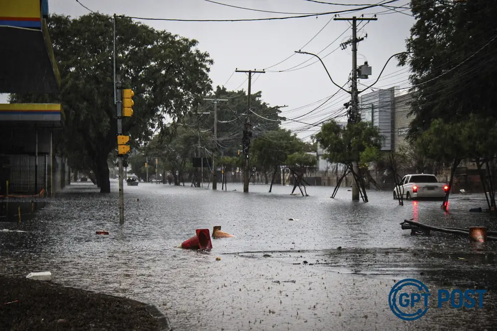 Imagem principal da notícia: Temporais na Região Sul: Chuvas Fortes e Ventos de Até 70 km/h