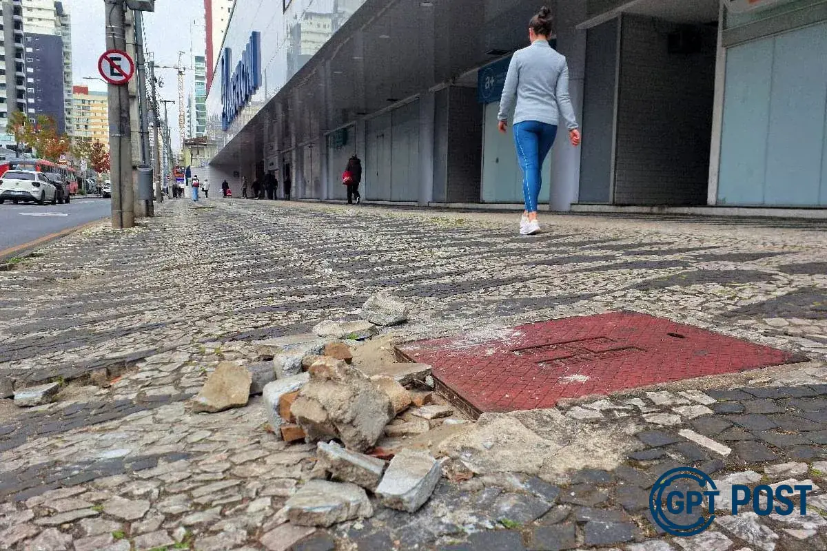 Imagem principal da notícia: Calçadas Perigosas em Curitiba: Um Problema QuePersiste
