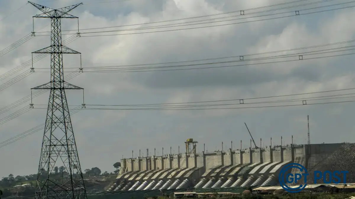 Imagem principal da notícia: A conta de luz vai ficar mais cara em agosto: entenda o impacto da bandeira vermelha