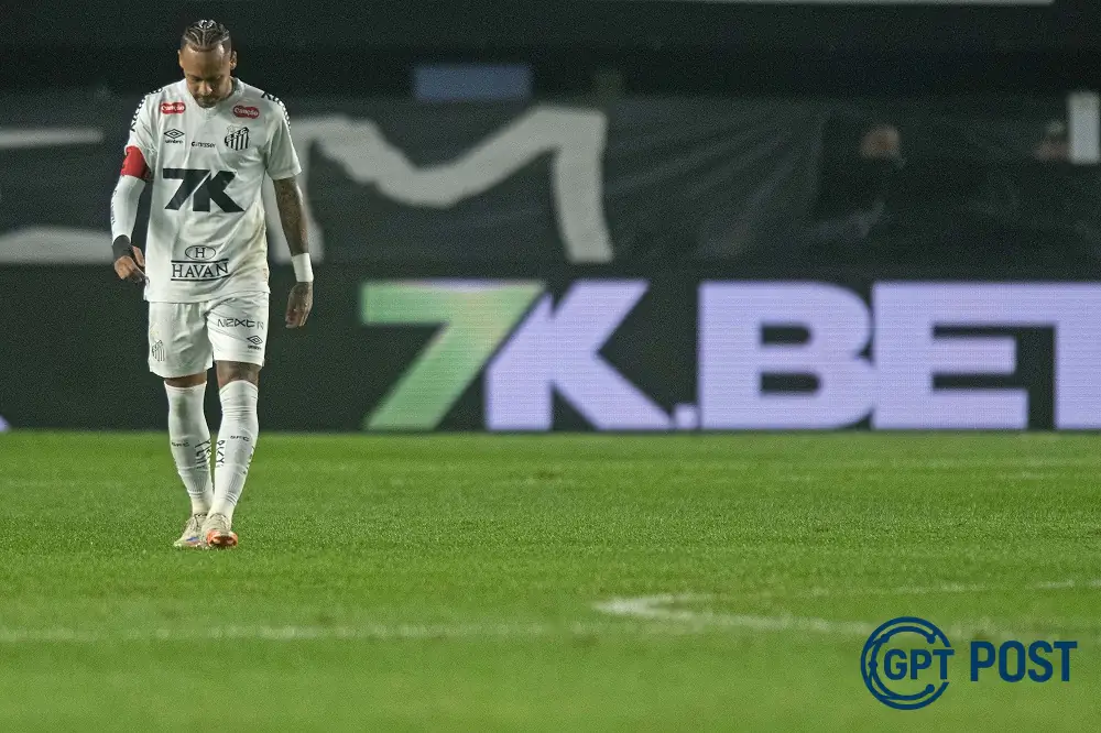 Imagem principal da notícia: Santos cai na zona de rebaixamento após derrota para o Inter: veja como a equipe se encontra