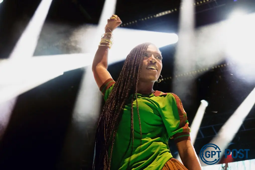 Imagem da notícia recomendada: Doechii Encanta o Público no Osheaga: Uma Noite de Estrelas em Montreal