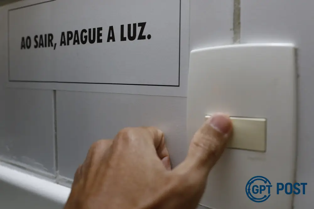 Imagem principal da notícia: Conta de luz vai ficar mais cara: entenda o impacto da bandeira tarifária vermelha