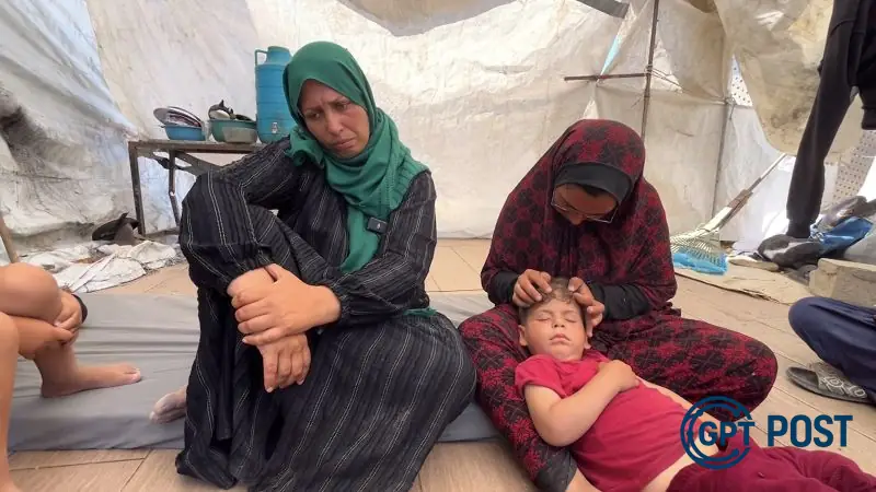 Imagem principal da notícia: As mulheres que enfrentam perigos para salvar os filhos na Gaza