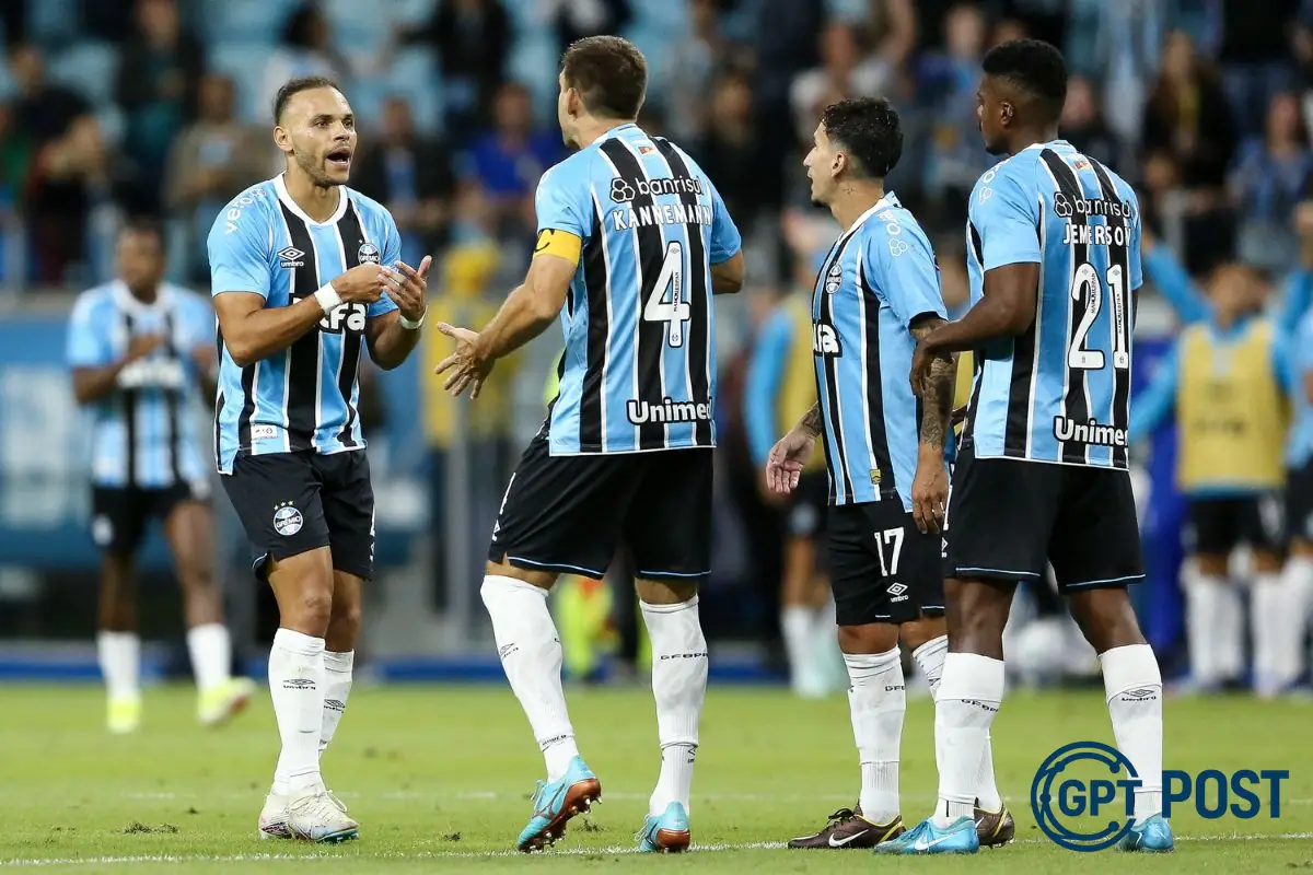 Imagem principal da notícia: Grêmio vence Fortaleza com dois gols de Braithwaite e volta a vencer no Campeonato Brasileiro