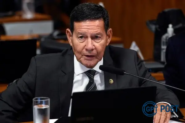 Imagem principal da notícia: Flávio Bolsonaro rebate Mourão sobre Trump e crise no Brasil