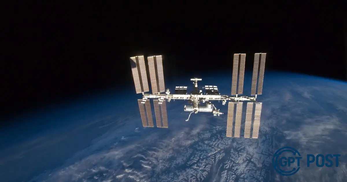 Imagem principal da notícia: Satélites Starlink e Cometa em Ornitório: Uma Cena que Encanta e Perturba