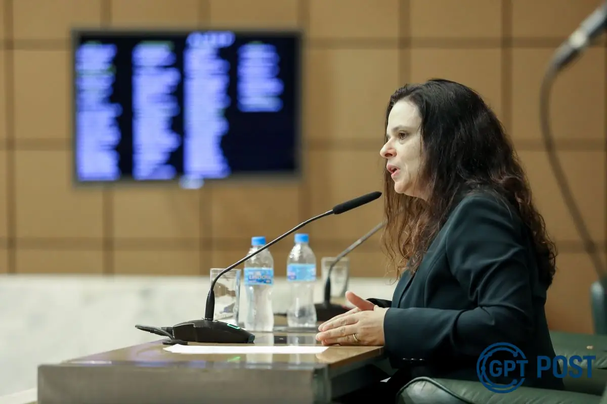 Imagem principal da notícia: Janaina Paschoal critica STF: 'Decisões contra direita devem atingir esquerda'