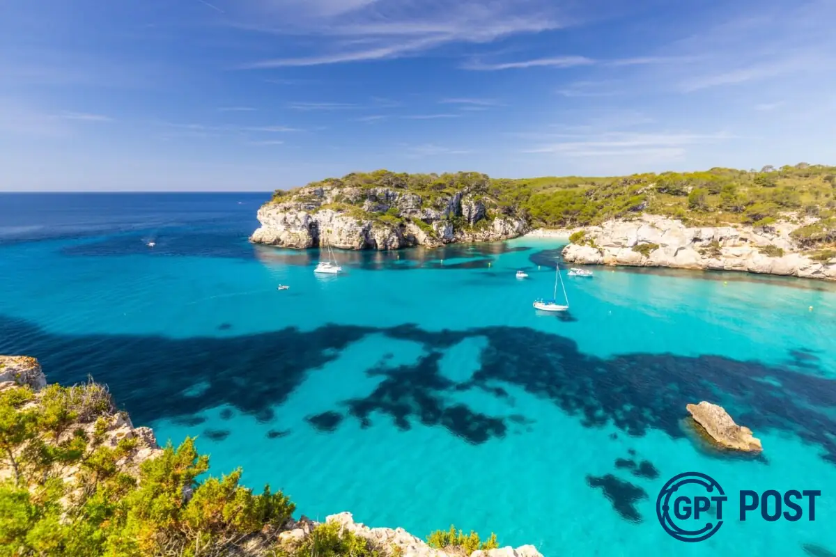 Imagem principal da notícia: Descobrindo Menorca: A Ilha dos Sonhos em Forma
