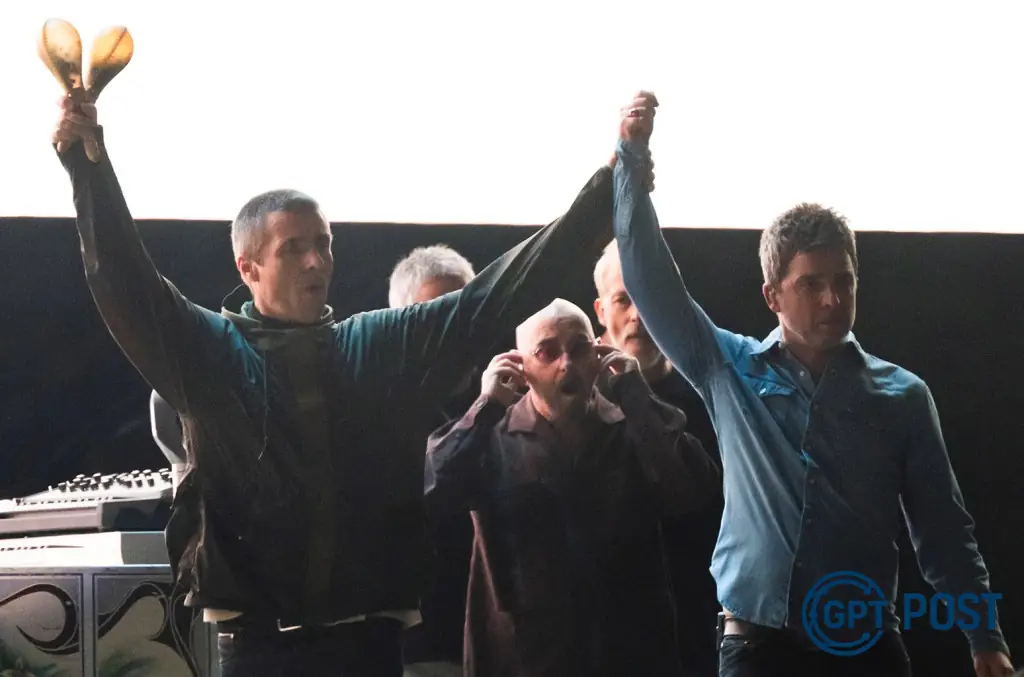 Imagem principal da notícia: Oasis Reúne Fãs em Wembley: Uma Noite de Memórias e Rock