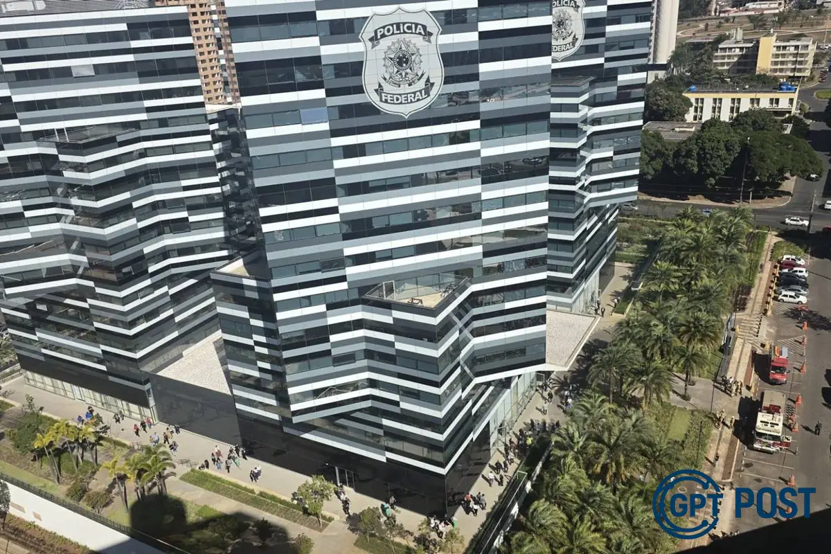 Imagem principal da notícia: PF investiga 89 casos de parlamentares e autoridades com foro privilegiado