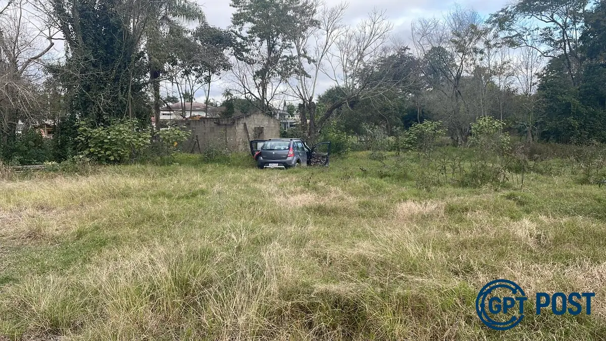 Imagem principal da notícia: Jovem foge após acidente fatal e é preso por medo em SC